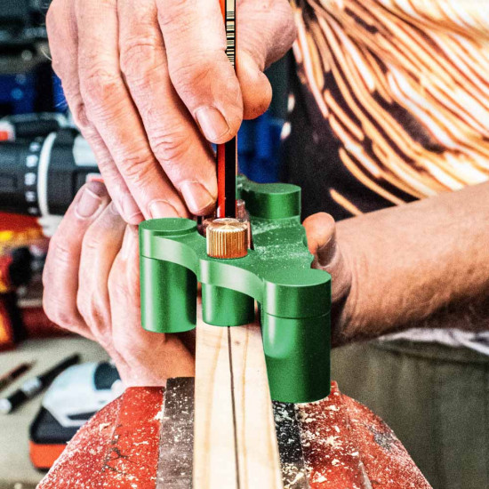Dowel Jig Self-centering 6/8/10mm Alum. 16mm - 60mm Range Dowel Jig Self-centering 6/8/10mm Alum. 16mm - 60mm Range